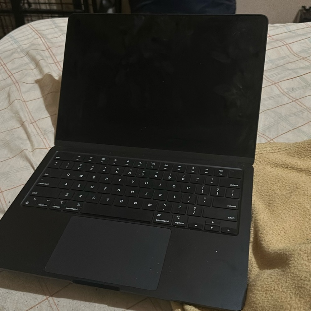 APPLE MACBOOK AIR
